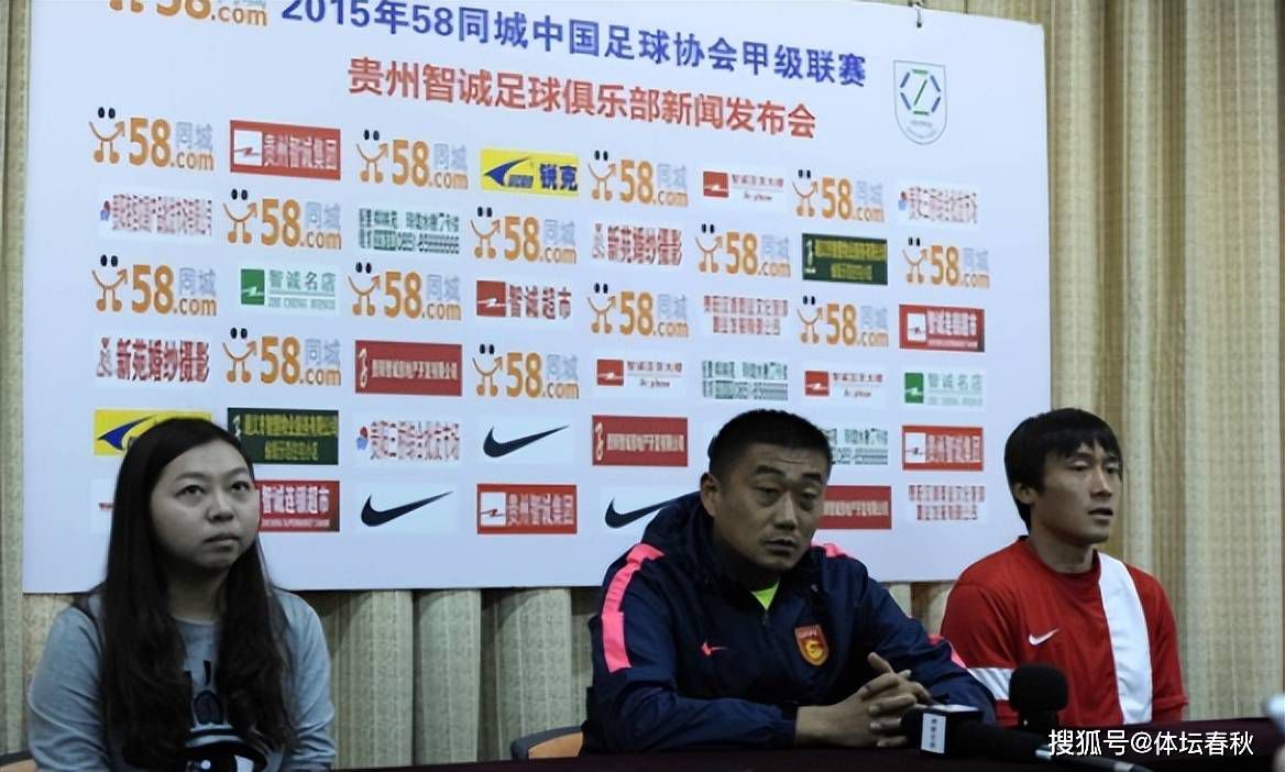 目前朗格莱与巴萨的合同到2026年到期，最近两个赛季他都被巴萨外租，朗格莱的高薪是其离队的最大阻碍。